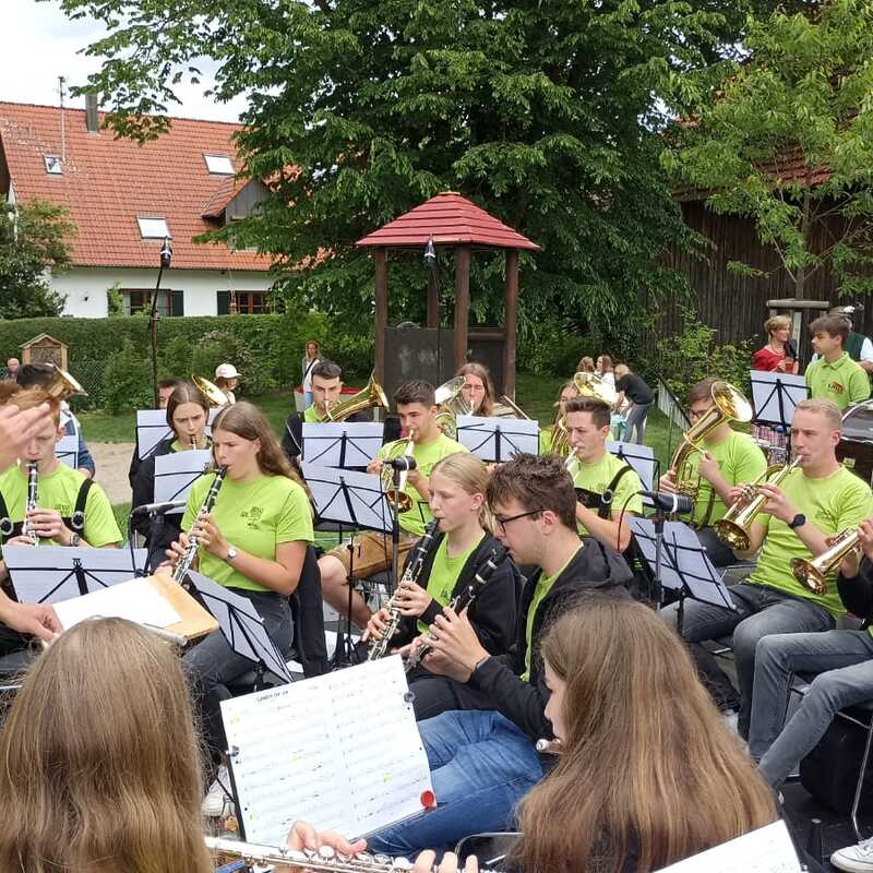 Auftritt unserer Jugendkapelle Eintracht '98 auf dem Vatertagsfest in Holzheim